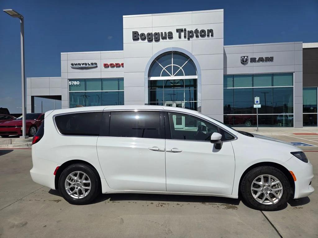 chrysler voyager 2023 2C4RC1CG6PR535685 image chrysler voyager 2023 2C4RC1CG6PR535685 image