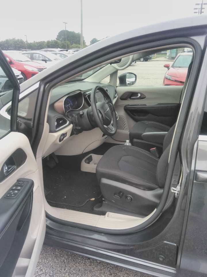 chrysler voyager 2023 2C4RC1CG4PR533904 image chrysler voyager 2023 2C4RC1CG4PR533904 image