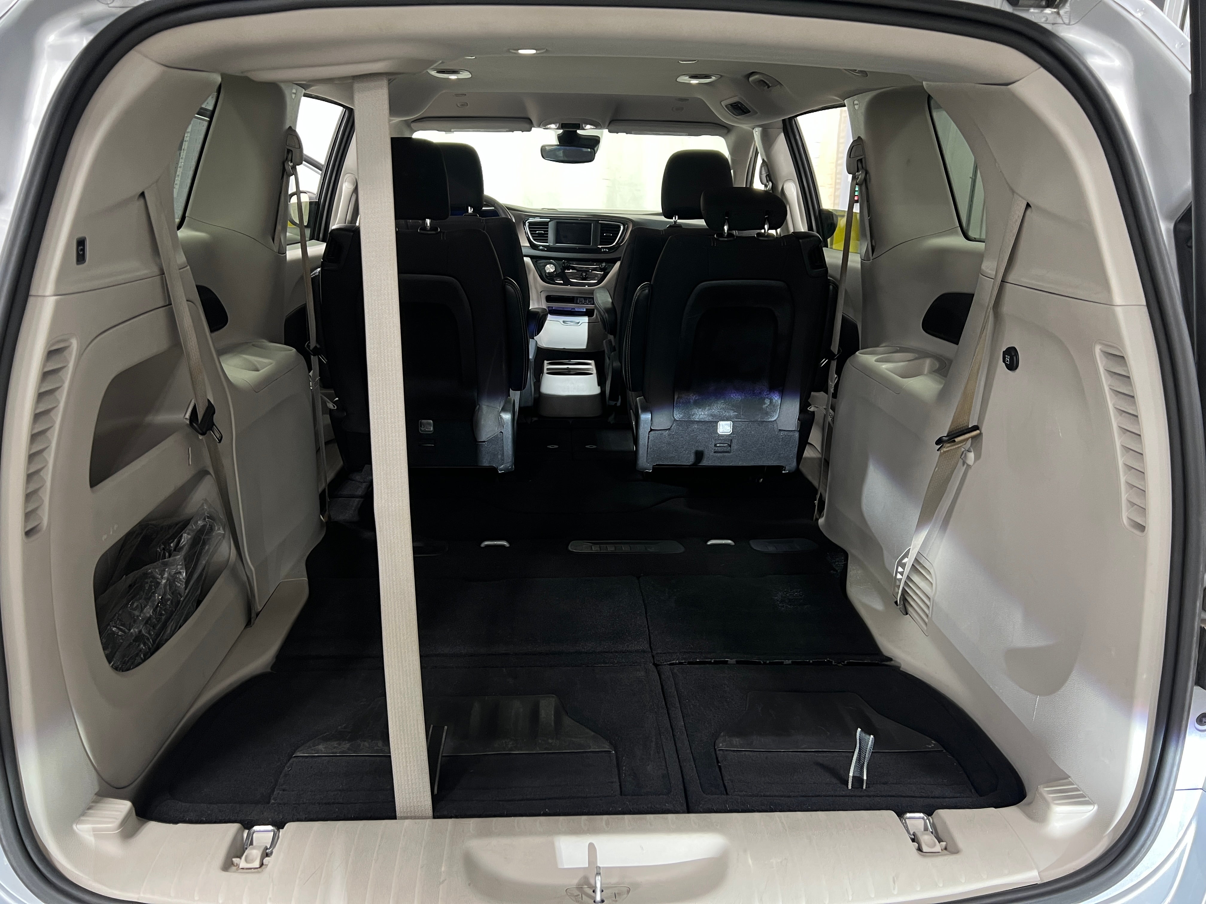 chrysler voyager 2023 2C4RC1CG4PR529657 image chrysler voyager 2023 2C4RC1CG4PR529657 image