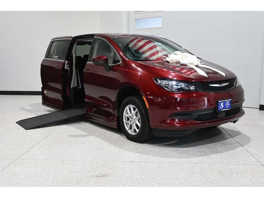 chrysler voyager 2023 2C4RC1CG9PR522400 image chrysler voyager 2023 2C4RC1CG9PR522400 image