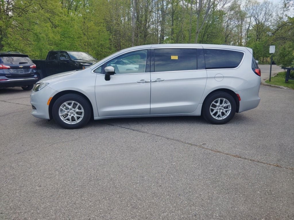 chrysler voyager 2023 2C4RC1CG0PR524908 image chrysler voyager 2023 2C4RC1CG0PR524908 image