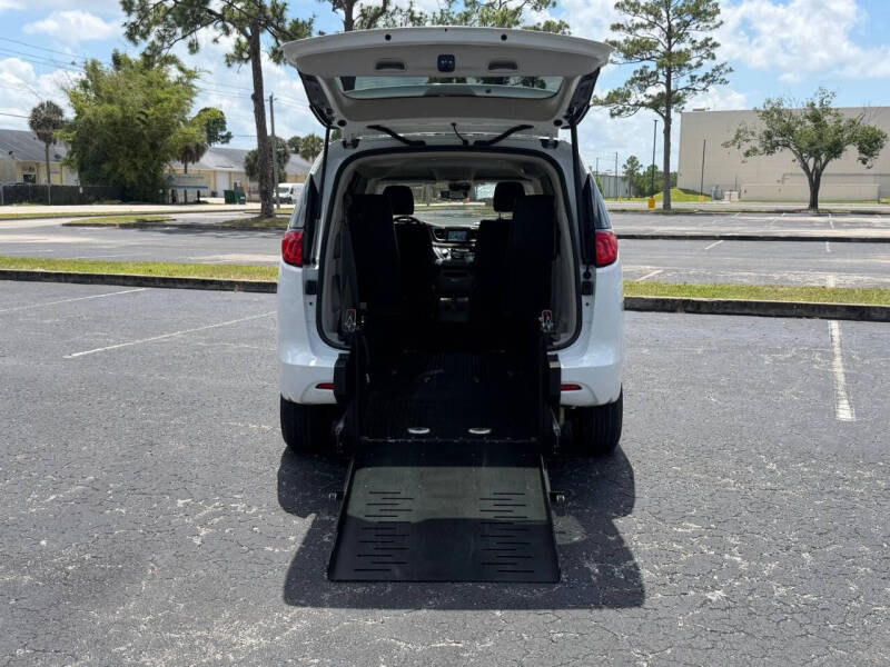 chrysler voyager 2023 2C4RC1CG0PR617041 image chrysler voyager 2023 2C4RC1CG0PR617041 image