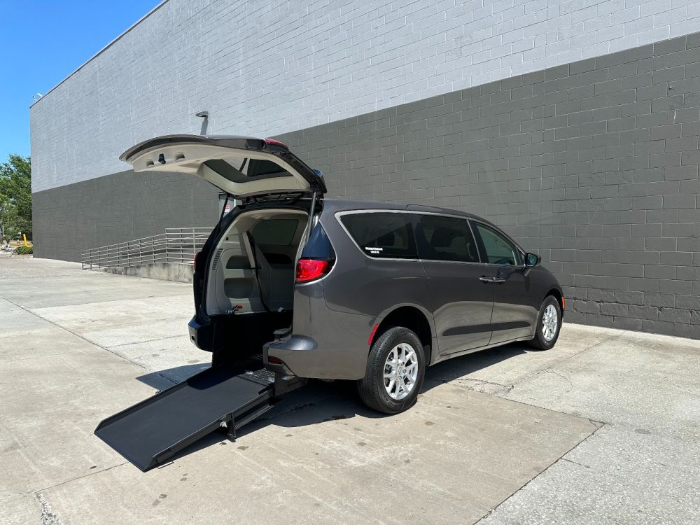 chrysler voyager 2023 2C4RC1CG9PR549256 image chrysler voyager 2023 2C4RC1CG9PR549256 image