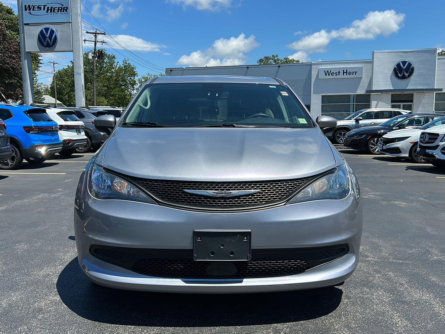 chrysler voyager 2021 2C4RC1CG8MR590988 image chrysler voyager 2021 2C4RC1CG8MR590988 image