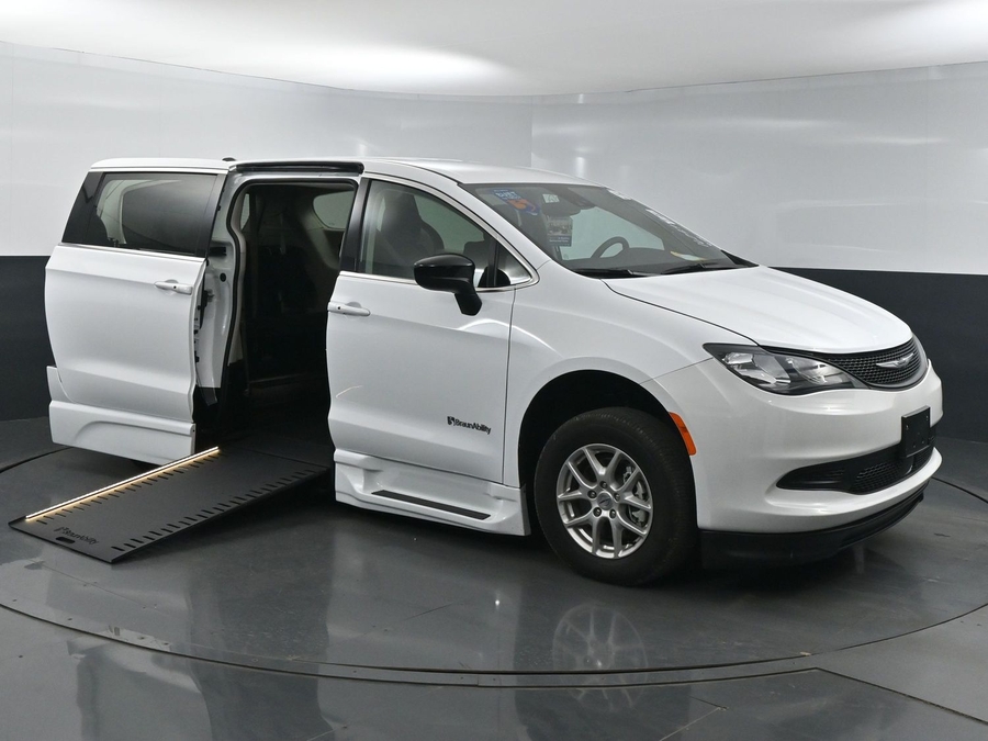 chrysler voyager 2024 2C4RC1CG1RR160548 image chrysler voyager 2024 2C4RC1CG1RR160548 image