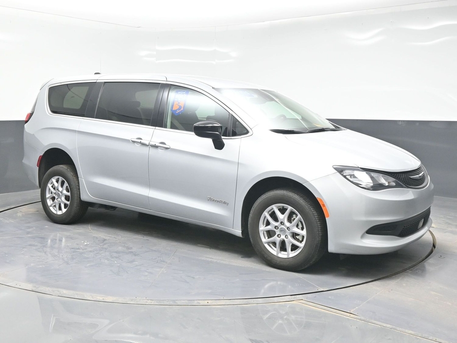 chrysler voyager 2024 2C4RC1CG5RR170354 image chrysler voyager 2024 2C4RC1CG5RR170354 image