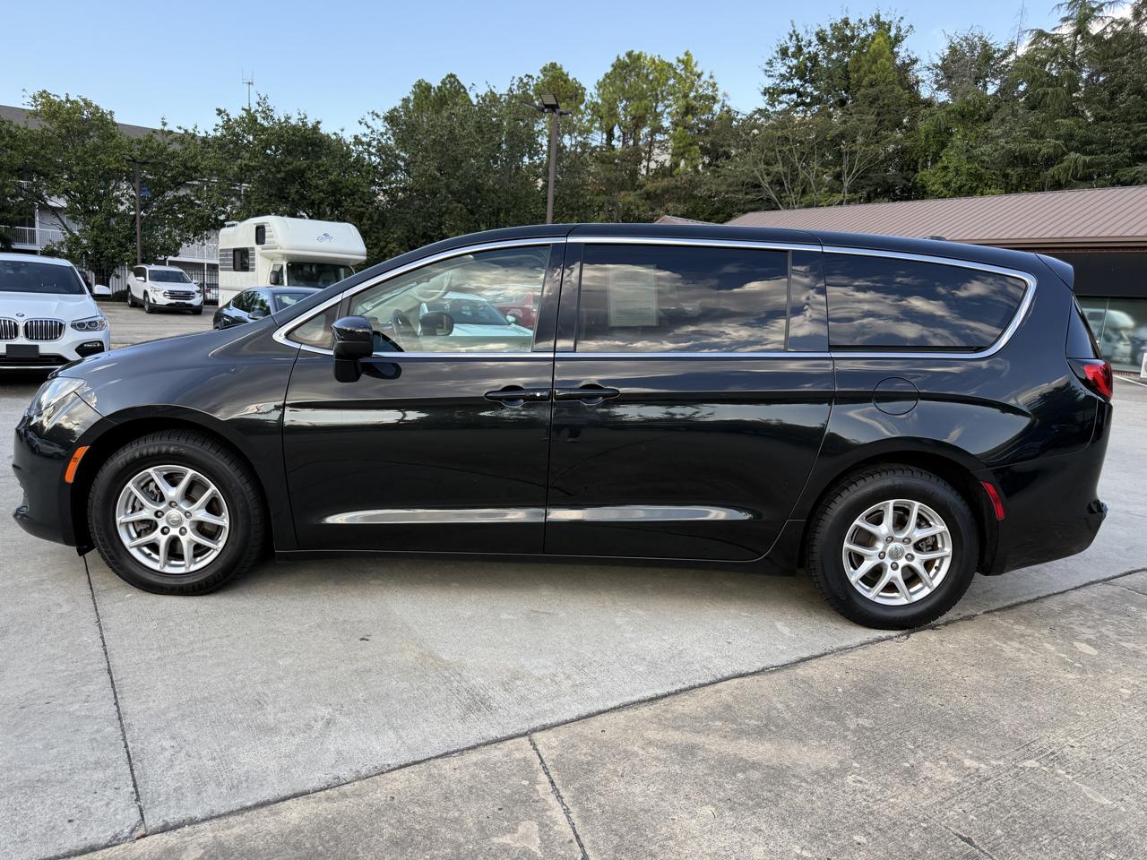 chrysler voyager 2020 2C4RC1CG6LR146619 image chrysler voyager 2020 2C4RC1CG6LR146619 image