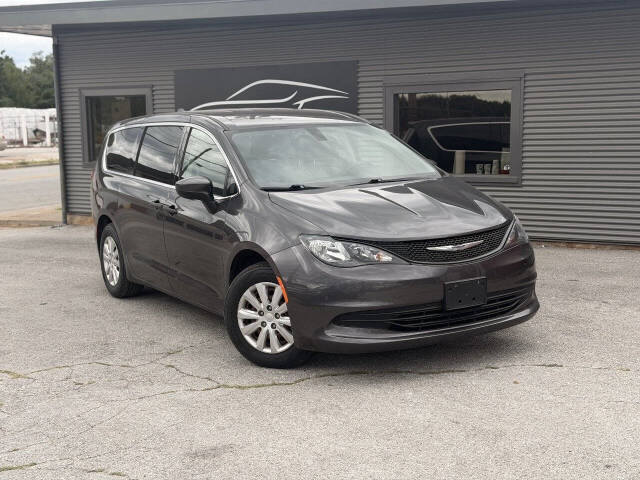 chrysler voyager 2020 2C4RC1AG5LR249307 image chrysler voyager 2020 2C4RC1AG5LR249307 image