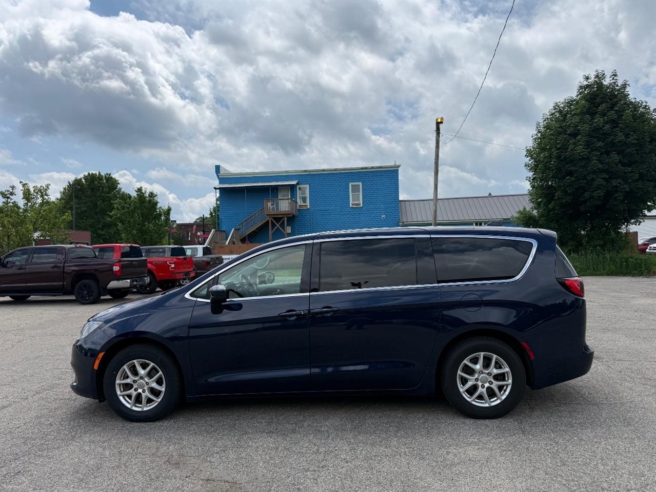 chrysler voyager 2020 2C4RC1CG8LR243403 image chrysler voyager 2020 2C4RC1CG8LR243403 image