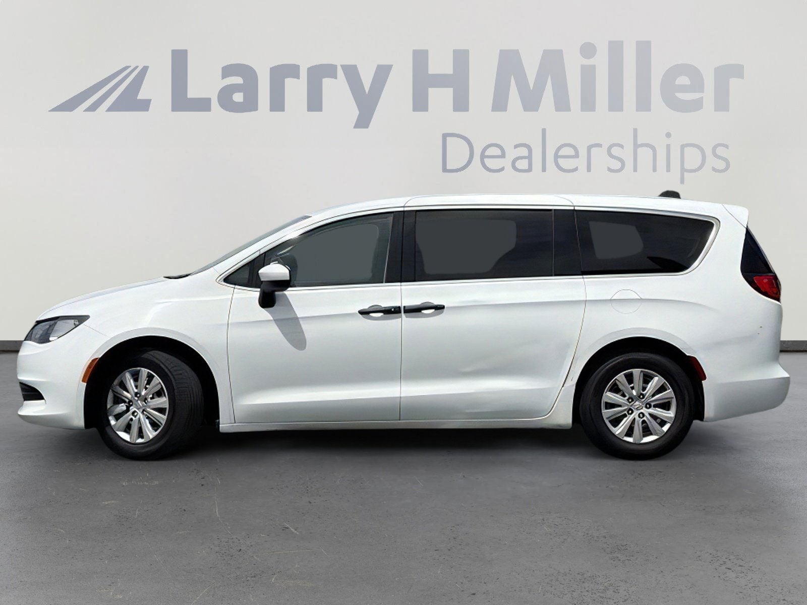 chrysler voyager 2020 2C4RC1AG0LR277662 image chrysler voyager 2020 2C4RC1AG0LR277662 image