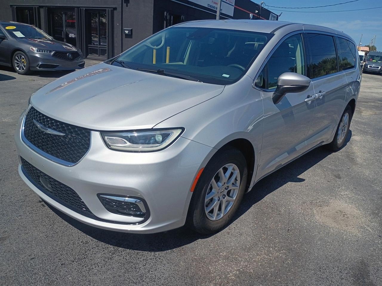 chrysler pacifica 2023 2C4RC1BG4PR574132 image chrysler pacifica 2023 2C4RC1BG4PR574132 image