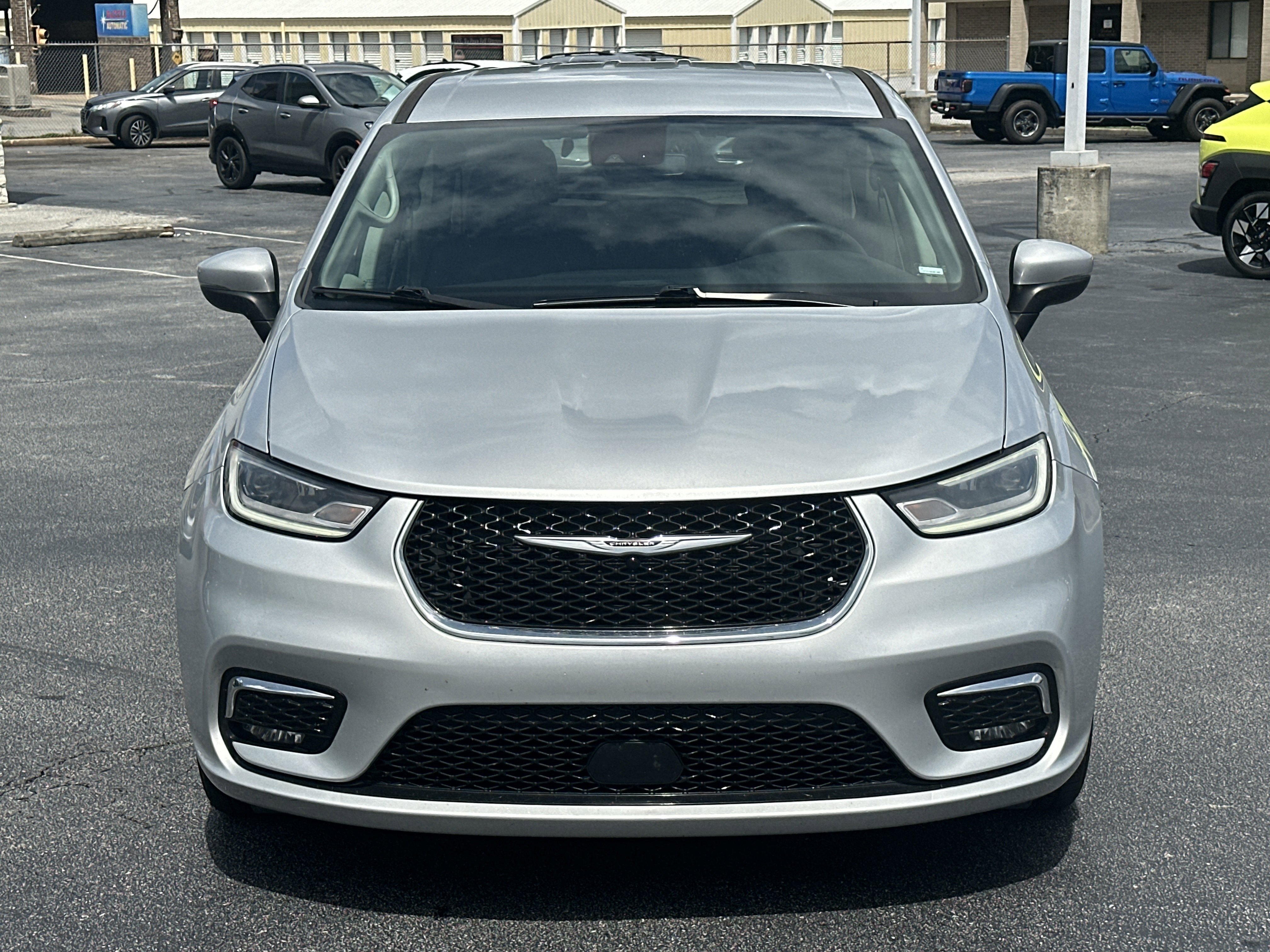 chrysler pacifica 2023 2C4RC1BG7PR573931 image chrysler pacifica 2023 2C4RC1BG7PR573931 image