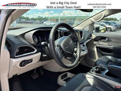 chrysler pacifica 2023 2C4RC1BG8PR550240 image