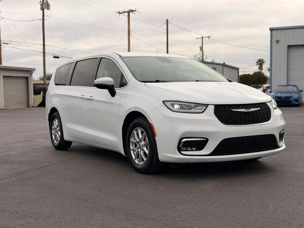 chrysler pacifica 2023 2C4RC1BG6PR581437 image chrysler pacifica 2023 2C4RC1BG6PR581437 image
