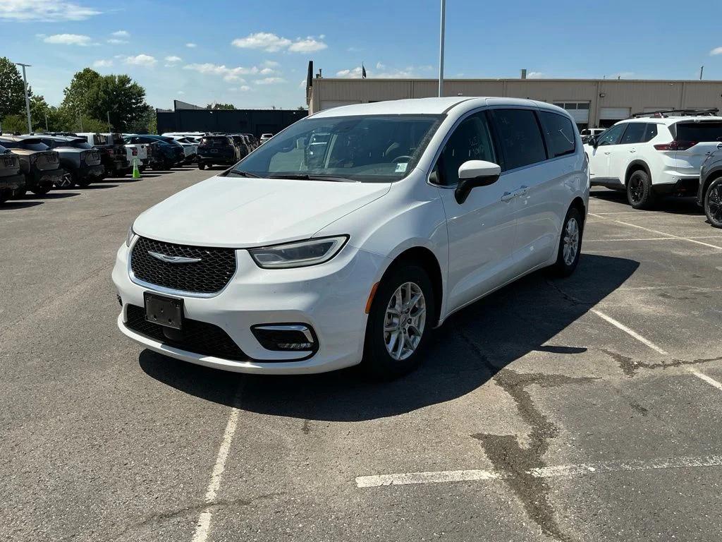 chrysler pacifica 2023 2C4RC1BG4PR553555 image chrysler pacifica 2023 2C4RC1BG4PR553555 image
