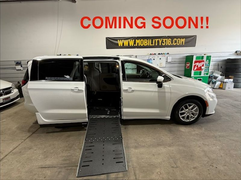 chrysler pacifica 2023 2C4RC1BG2PR596405 image chrysler pacifica 2023 2C4RC1BG2PR596405 image