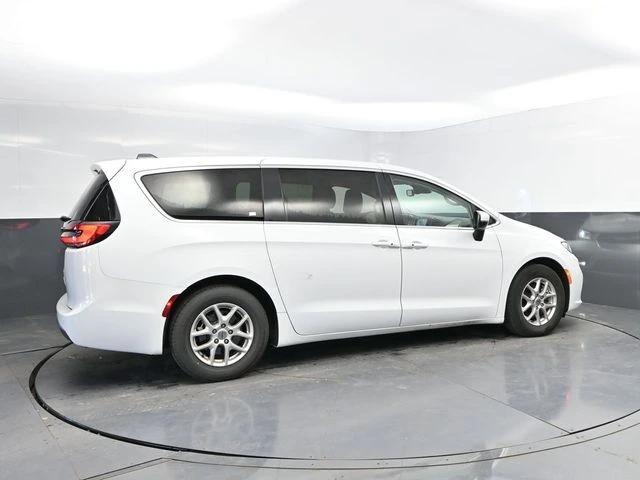 chrysler pacifica 2023 2C4RC1BG2PR624526 image chrysler pacifica 2023 2C4RC1BG2PR624526 image