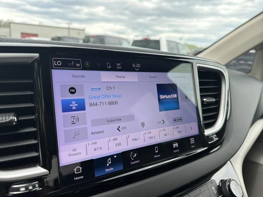 chrysler pacifica 2023 2C4RC1BG4PR624561 image chrysler pacifica 2023 2C4RC1BG4PR624561 image