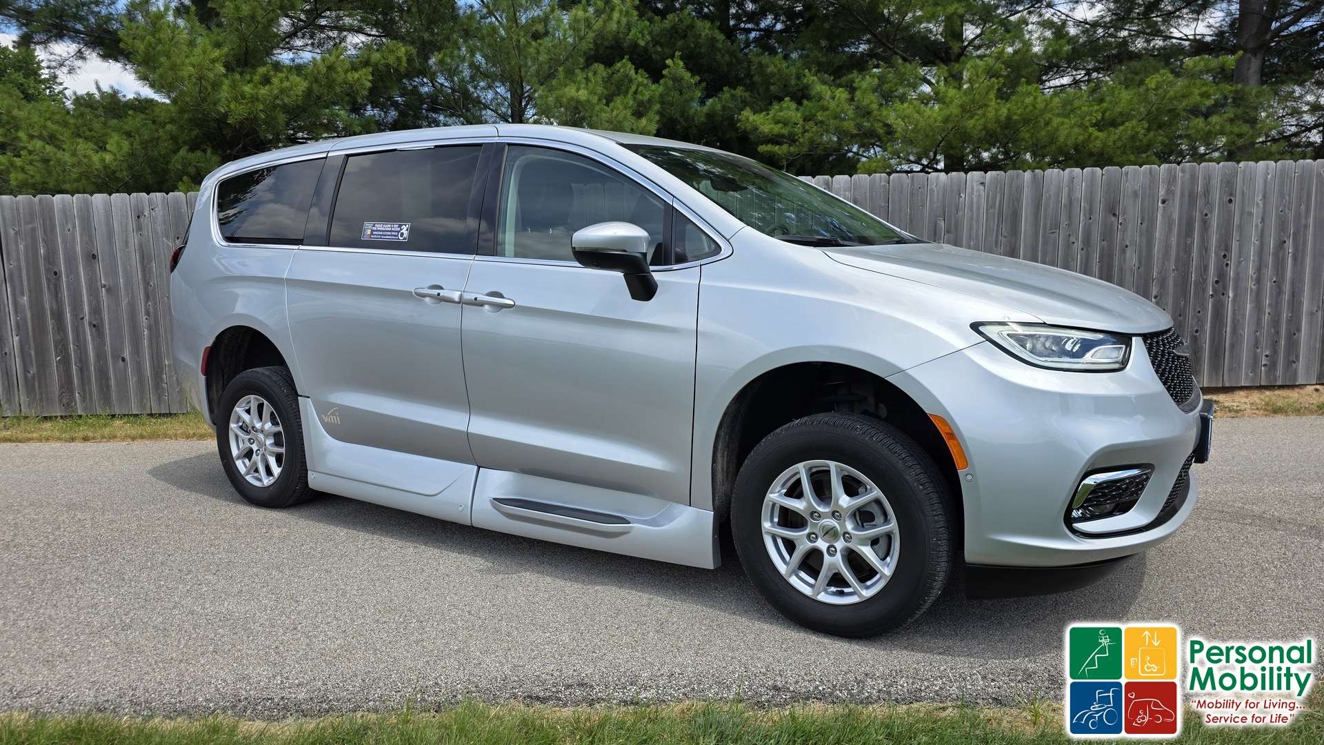 chrysler pacifica 2023 2C4RC1BG0PR591588 image chrysler pacifica 2023 2C4RC1BG0PR591588 image