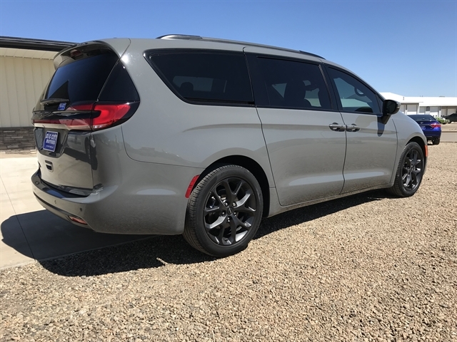 chrysler pacifica 2023 2C4RC1BG7PR617992 image chrysler pacifica 2023 2C4RC1BG7PR617992 image