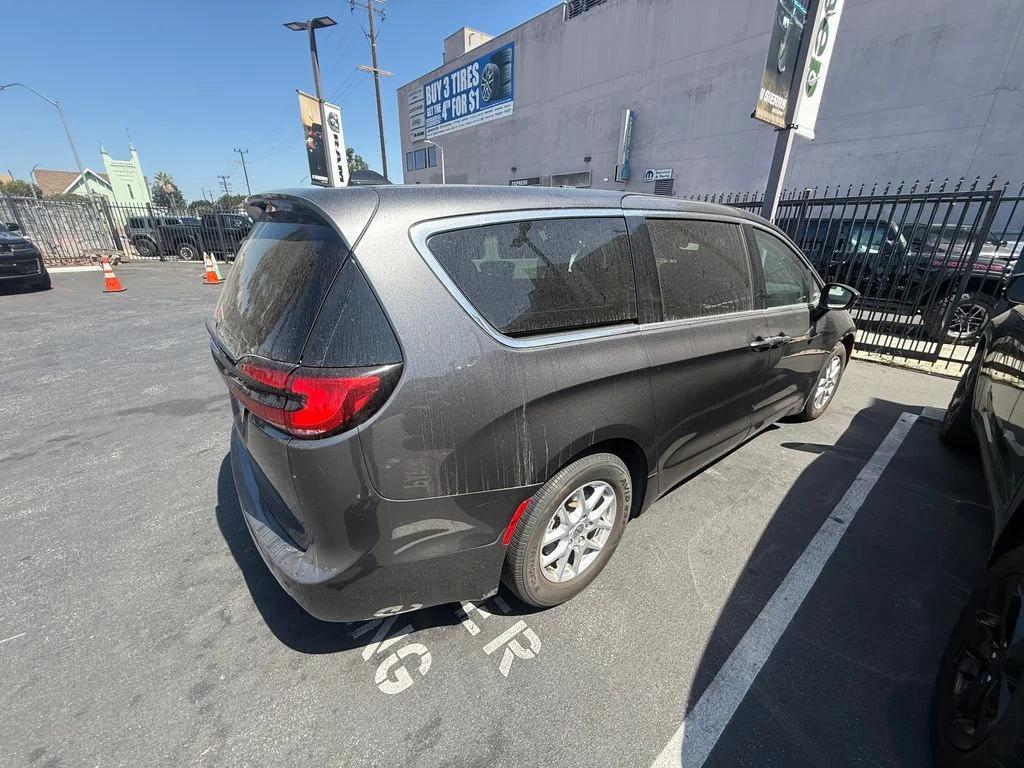 chrysler pacifica 2023 2C4RC1BG4PR560683 image chrysler pacifica 2023 2C4RC1BG4PR560683 image