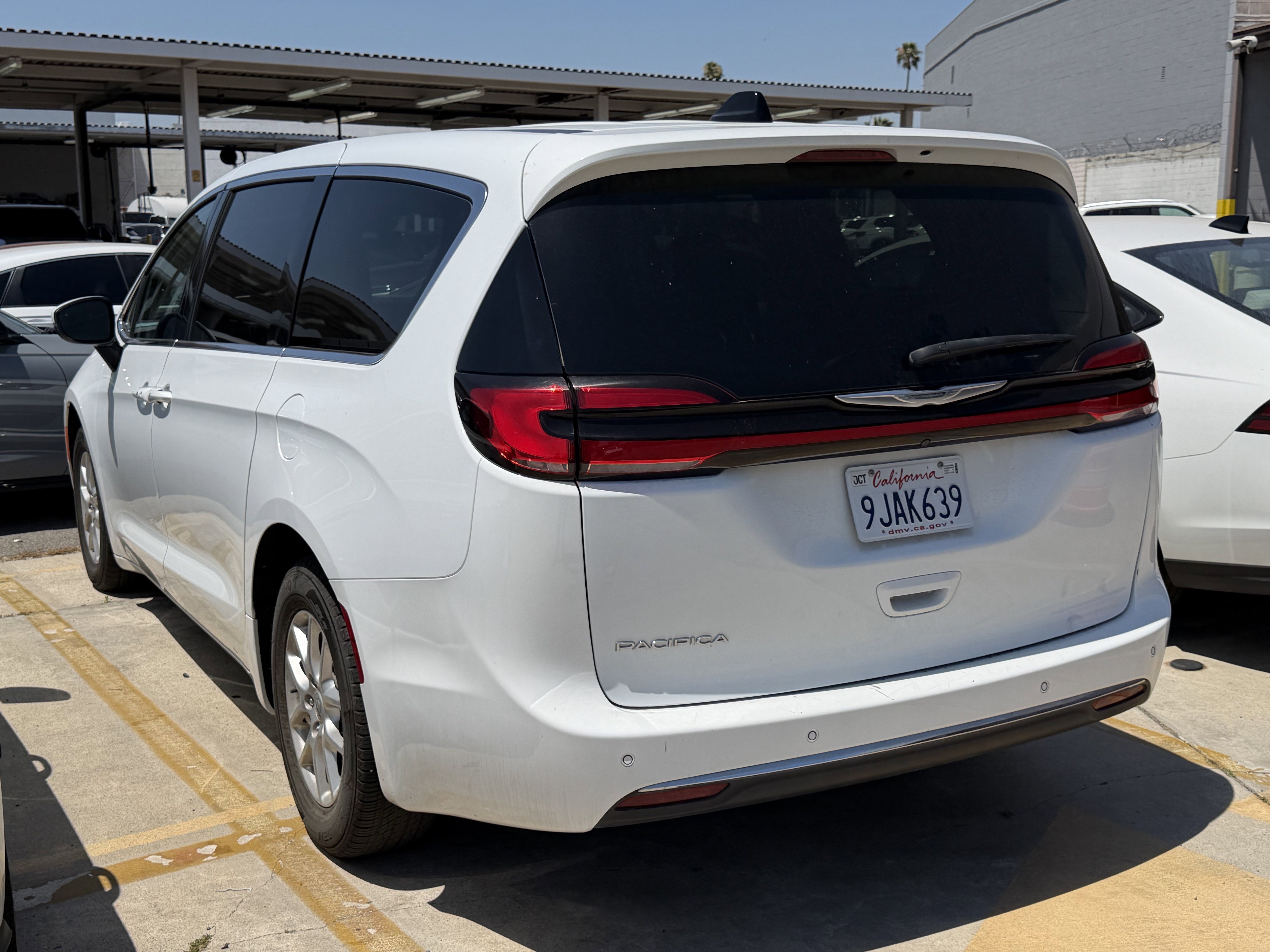chrysler pacifica 2023 2C4RC1BG2PR621500 image chrysler pacifica 2023 2C4RC1BG2PR621500 image