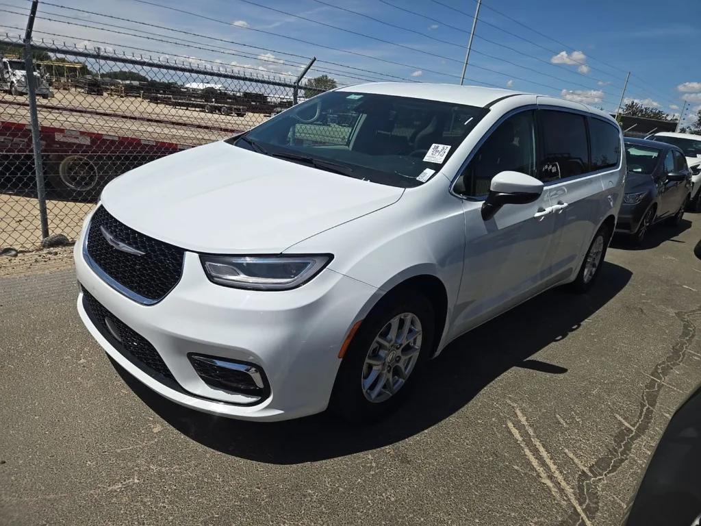 chrysler pacifica 2023 2C4RC1BG7PR524549 image chrysler pacifica 2023 2C4RC1BG7PR524549 image