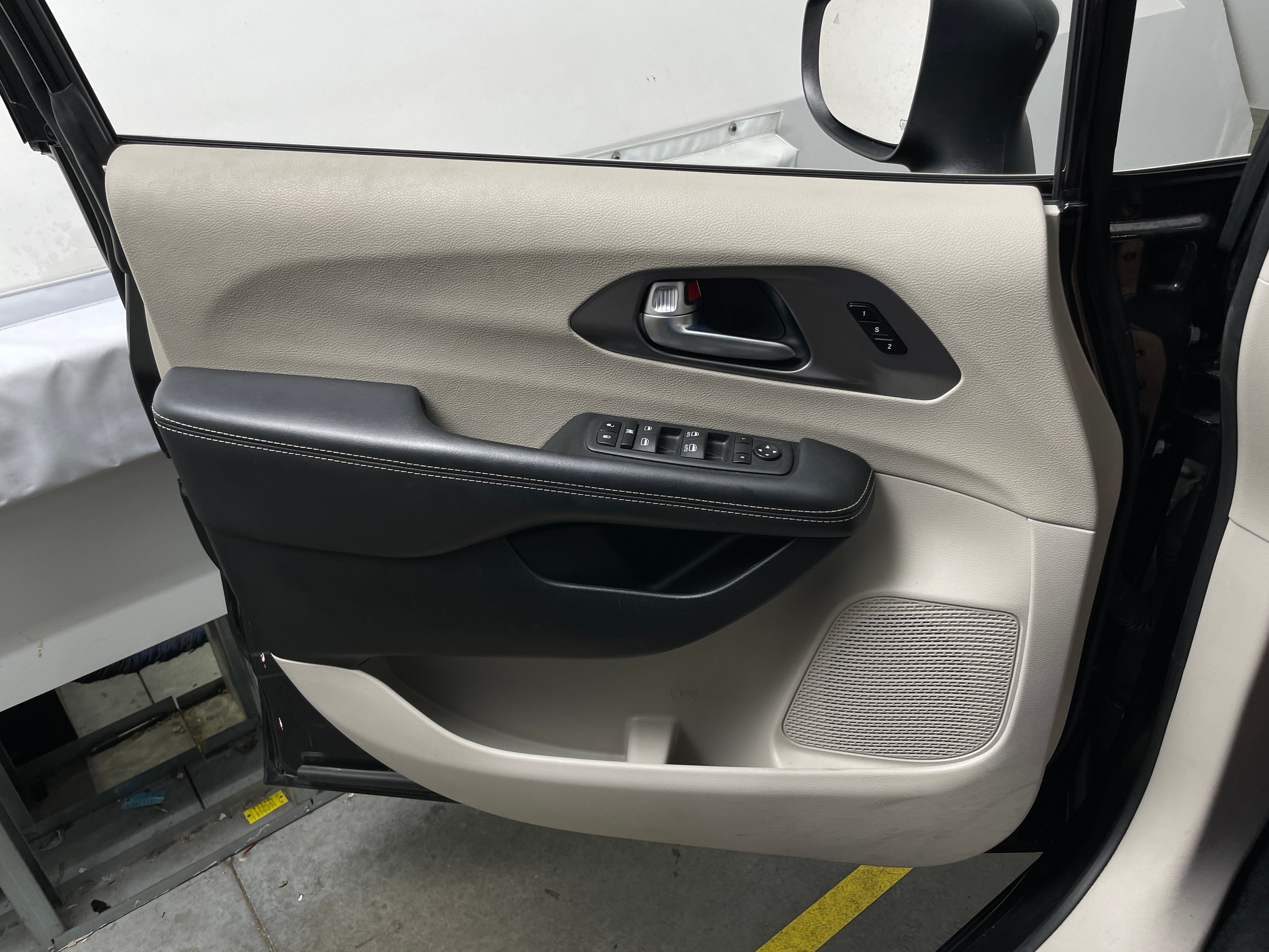 chrysler pacifica 2023 2C4RC1BG3PR624339 image chrysler pacifica 2023 2C4RC1BG3PR624339 image