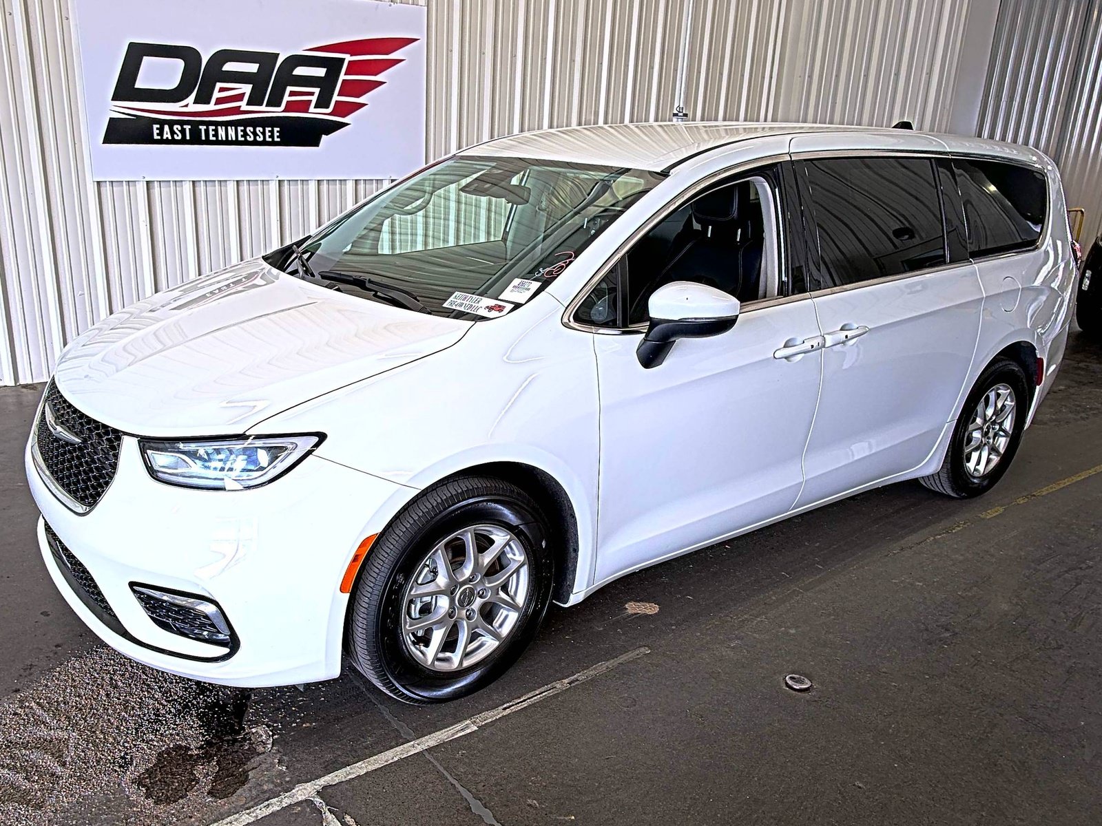 chrysler pacifica 2023 2C4RC1BG0PR606624 image chrysler pacifica 2023 2C4RC1BG0PR606624 image