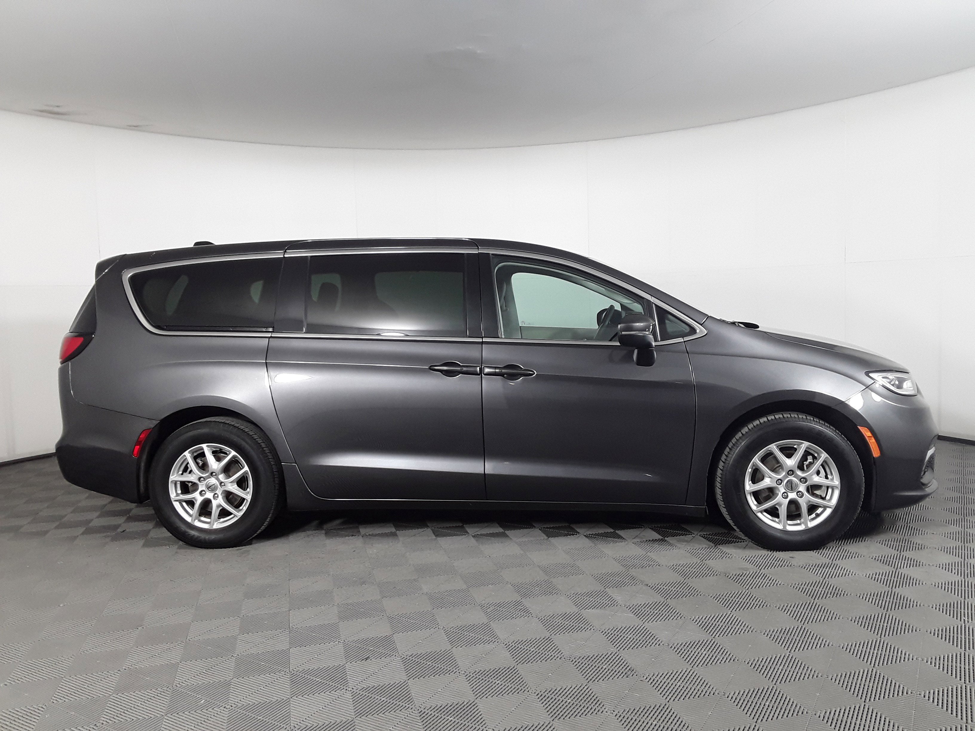 chrysler pacifica 2023 2C4RC1BG2PR582035 image chrysler pacifica 2023 2C4RC1BG2PR582035 image