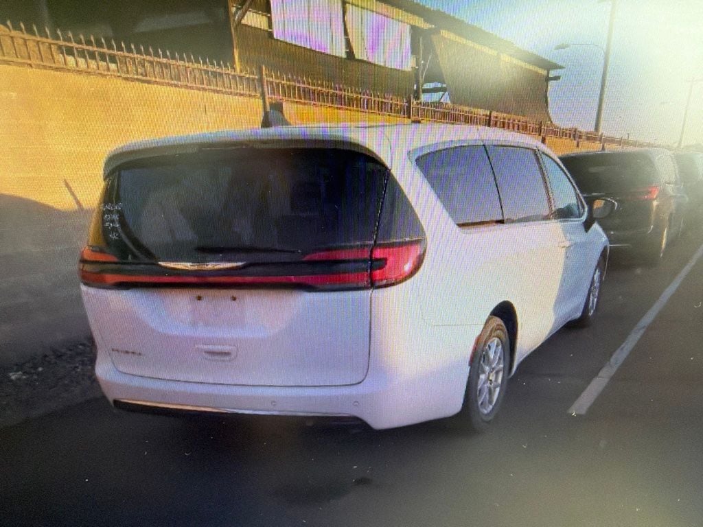 chrysler pacifica 2023 2C4RC1BG3PR571853 image chrysler pacifica 2023 2C4RC1BG3PR571853 image