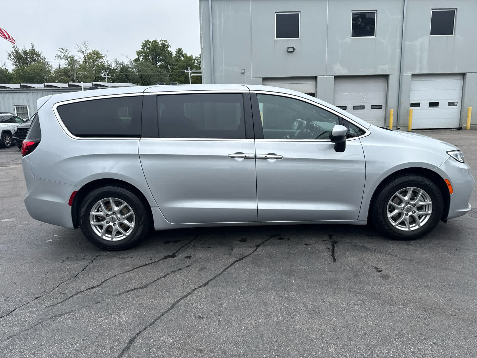 chrysler pacifica 2023 2C4RC1FG3PR516068 image chrysler pacifica 2023 2C4RC1FG3PR516068 image