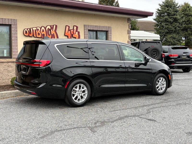 chrysler pacifica 2023 2C4RC1BG3PR580729 image chrysler pacifica 2023 2C4RC1BG3PR580729 image