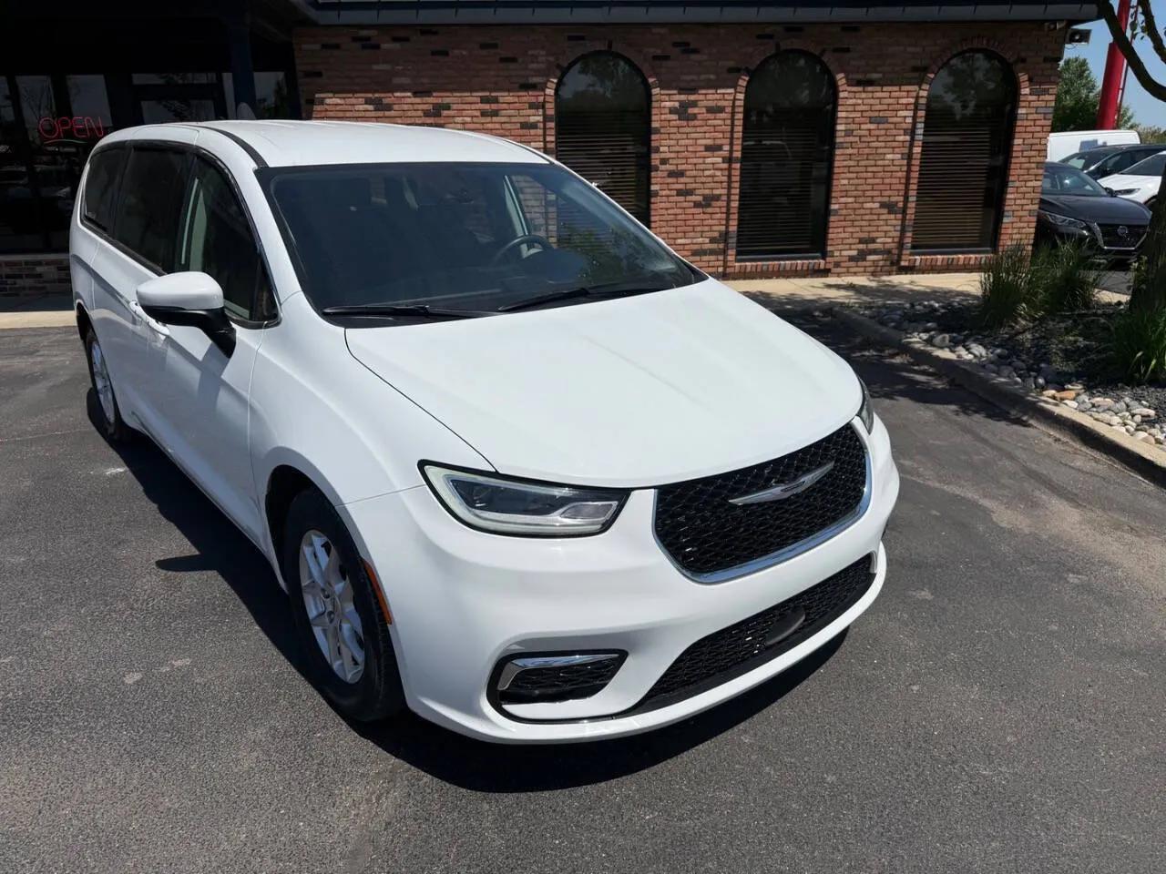 chrysler pacifica 2023 2C4RC1BG2PR578454 image chrysler pacifica 2023 2C4RC1BG2PR578454 image