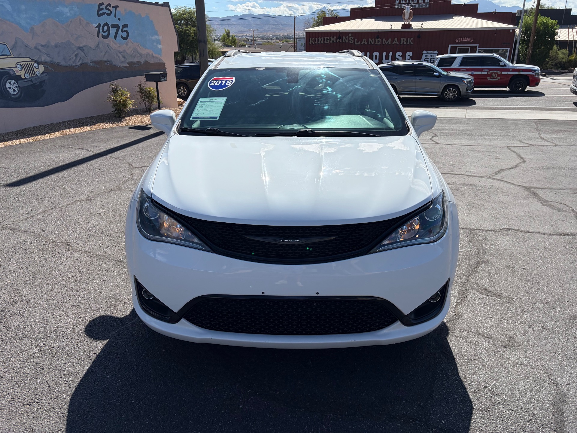 chrysler pacifica 2018 2C4RC1FG2JR330657 image