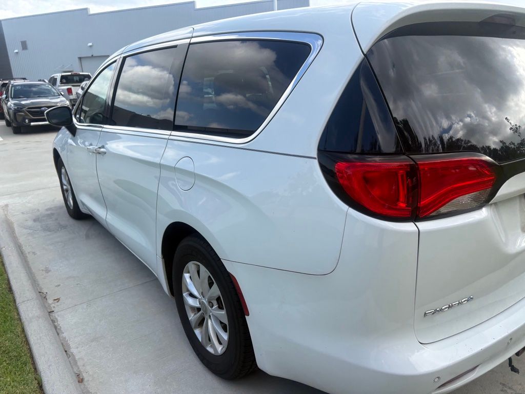 chrysler pacifica 2018 2C4RC1CG6JR261136 image chrysler pacifica 2018 2C4RC1CG6JR261136 image