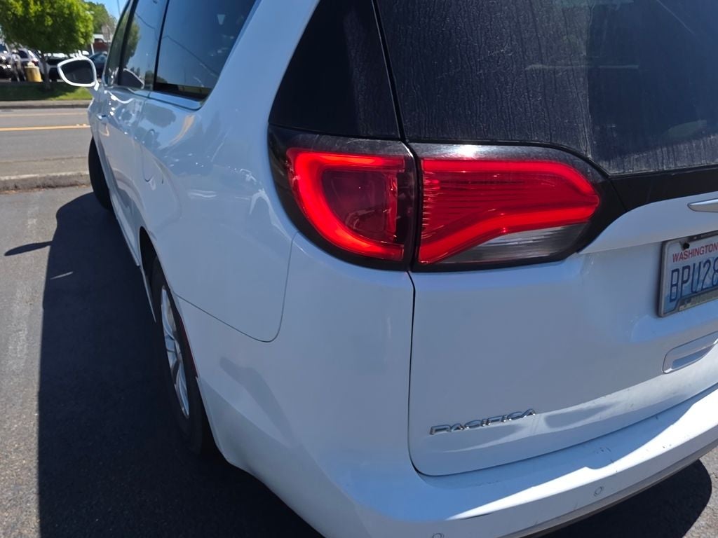 chrysler pacifica 2018 2C4RC1BG9JR185915 image chrysler pacifica 2018 2C4RC1BG9JR185915 image