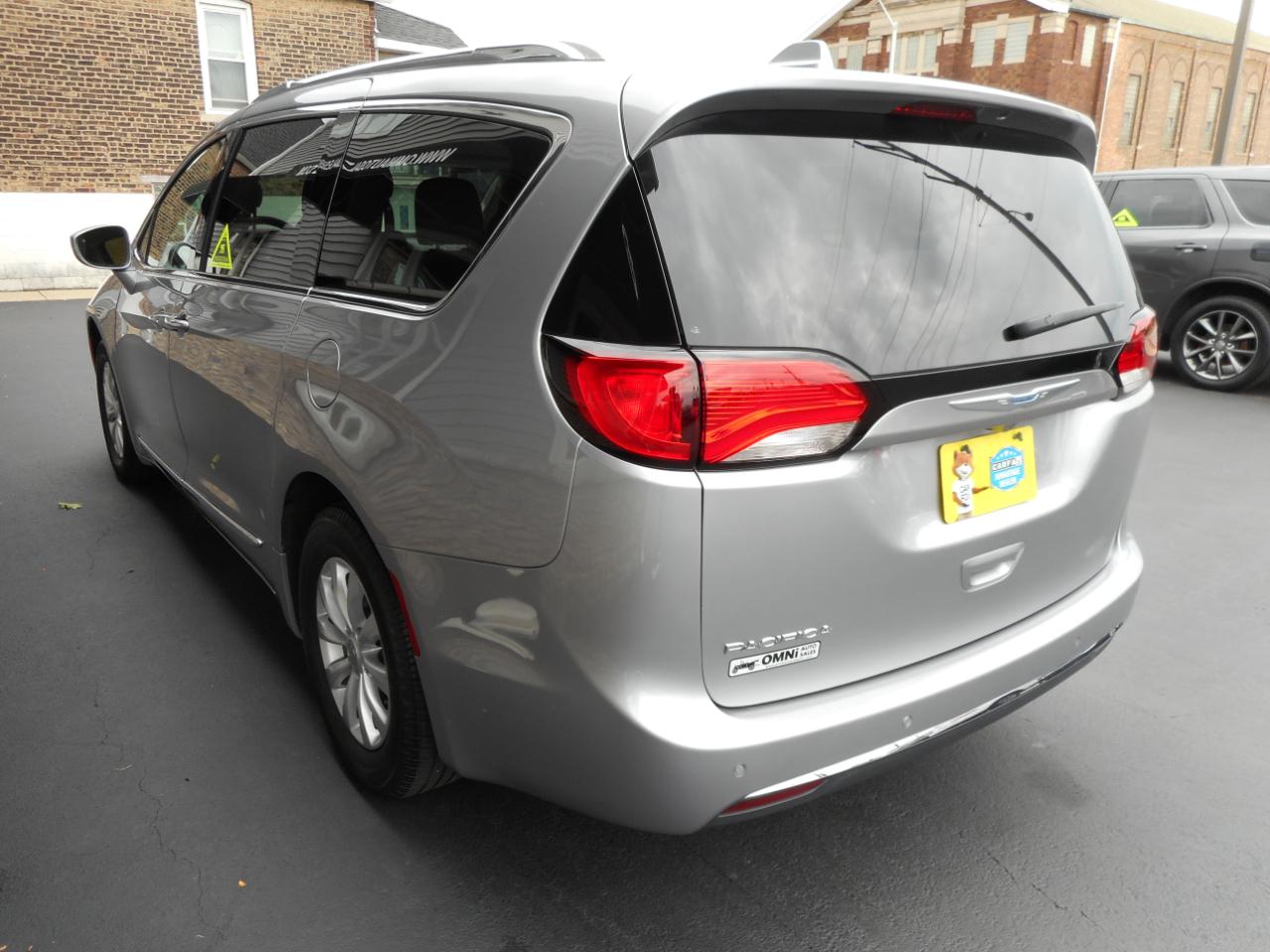chrysler pacifica 2018 2C4RC1BG4JR153938 image chrysler pacifica 2018 2C4RC1BG4JR153938 image