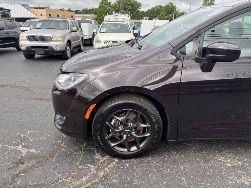 chrysler pacifica 2018 2C4RC1BG7JR158972 image chrysler pacifica 2018 2C4RC1BG7JR158972 image