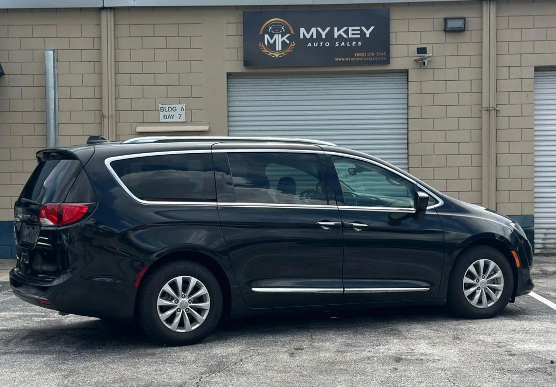 chrysler pacifica 2018 2C4RC1BG3JR233277 image chrysler pacifica 2018 2C4RC1BG3JR233277 image