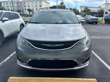 chrysler pacifica 2018 2C4RC1BG4JR142275 image chrysler pacifica 2018 2C4RC1BG4JR142275 image