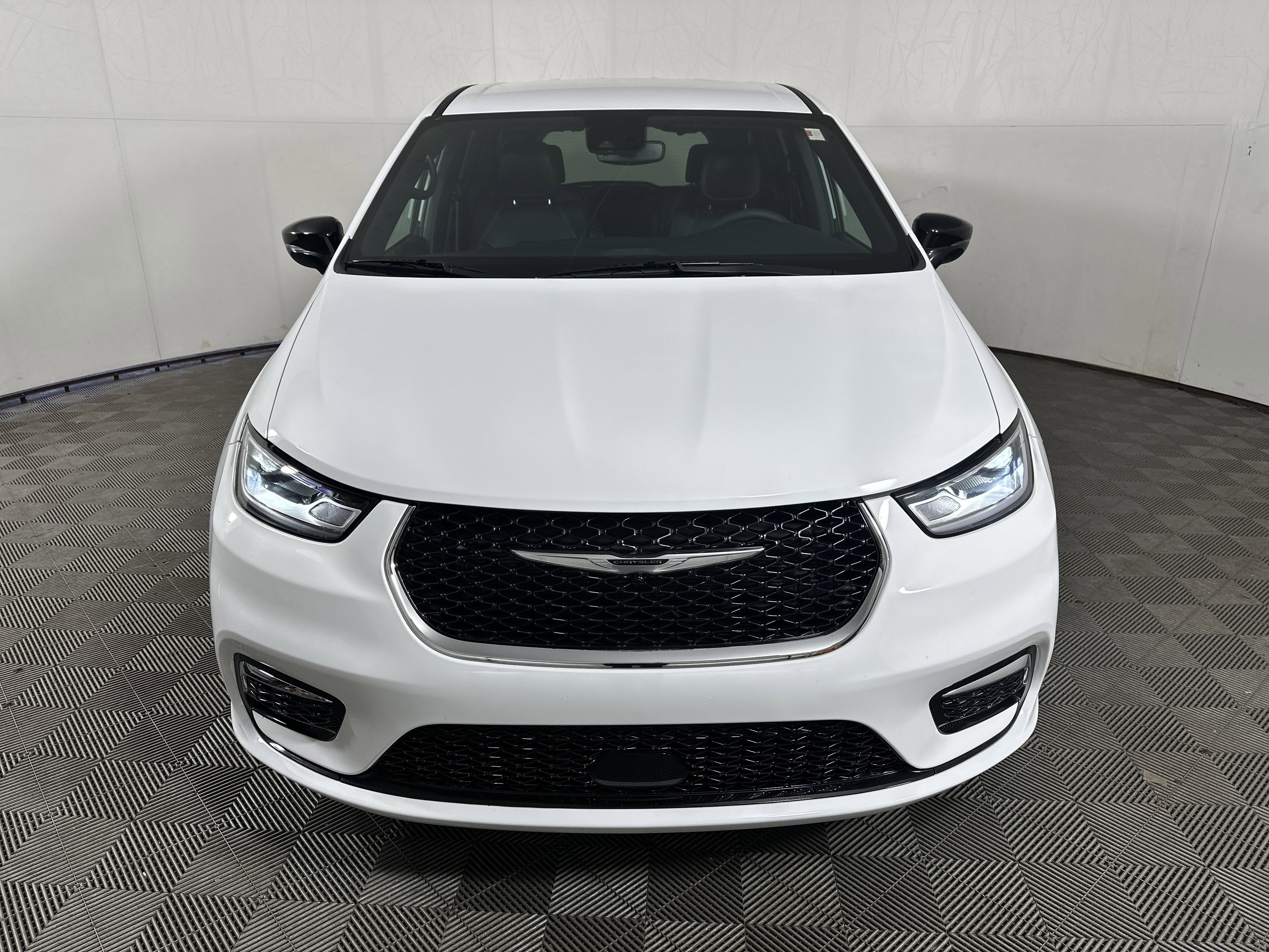 chrysler pacifica 2026 2C4RC1BG1TR168402 image chrysler pacifica 2026 2C4RC1BG1TR168402 image