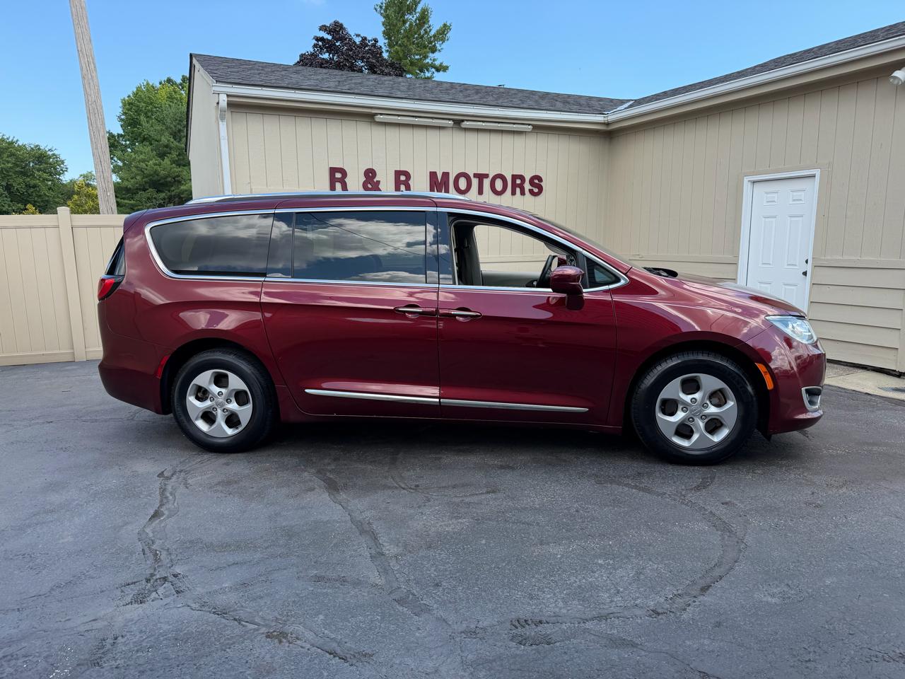 chrysler pacifica 2017 2C4RC1EG1HR703568 image chrysler pacifica 2017 2C4RC1EG1HR703568 image
