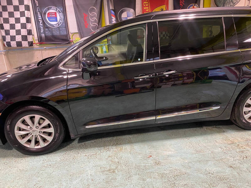 chrysler pacifica 2017 2C4RC1BG8HR566066 image chrysler pacifica 2017 2C4RC1BG8HR566066 image