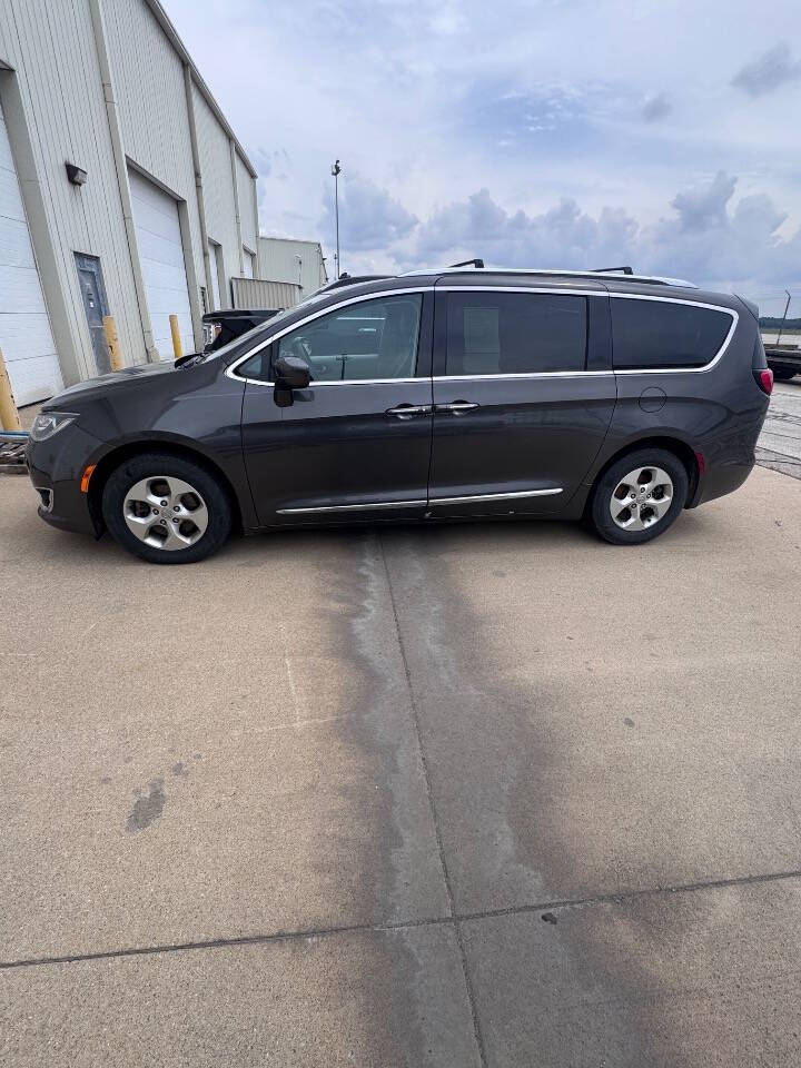 chrysler pacifica 2017 2C4RC1EG8HR679396 image chrysler pacifica 2017 2C4RC1EG8HR679396 image