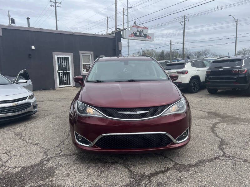 chrysler pacifica 2017 2C4RC1BG0HR506590 image chrysler pacifica 2017 2C4RC1BG0HR506590 image