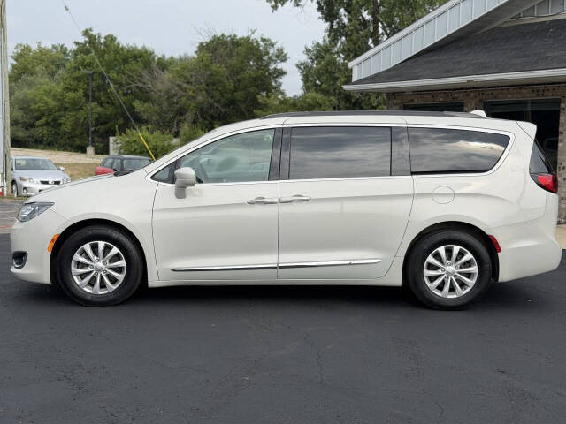 chrysler pacifica 2017 2C4RC1BG4HR688519 image chrysler pacifica 2017 2C4RC1BG4HR688519 image