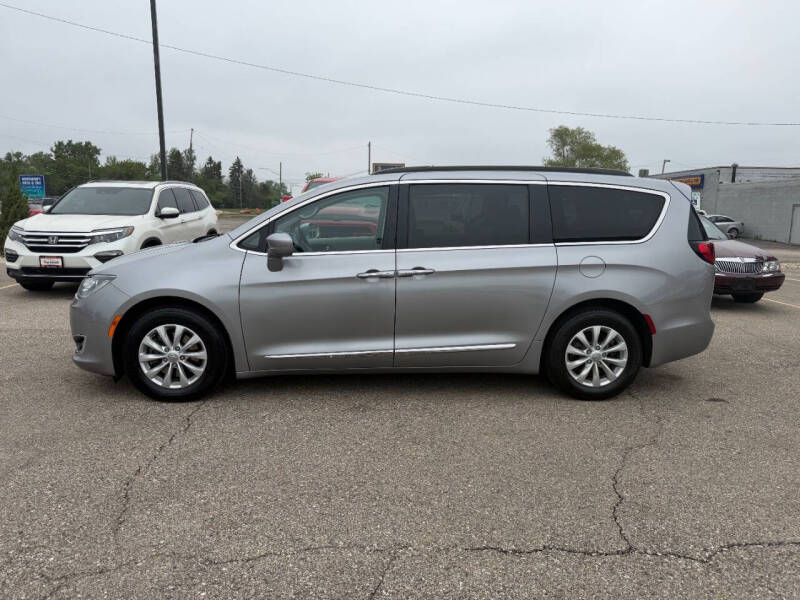 chrysler pacifica 2017 2C4RC1BG0HR578065 image chrysler pacifica 2017 2C4RC1BG0HR578065 image