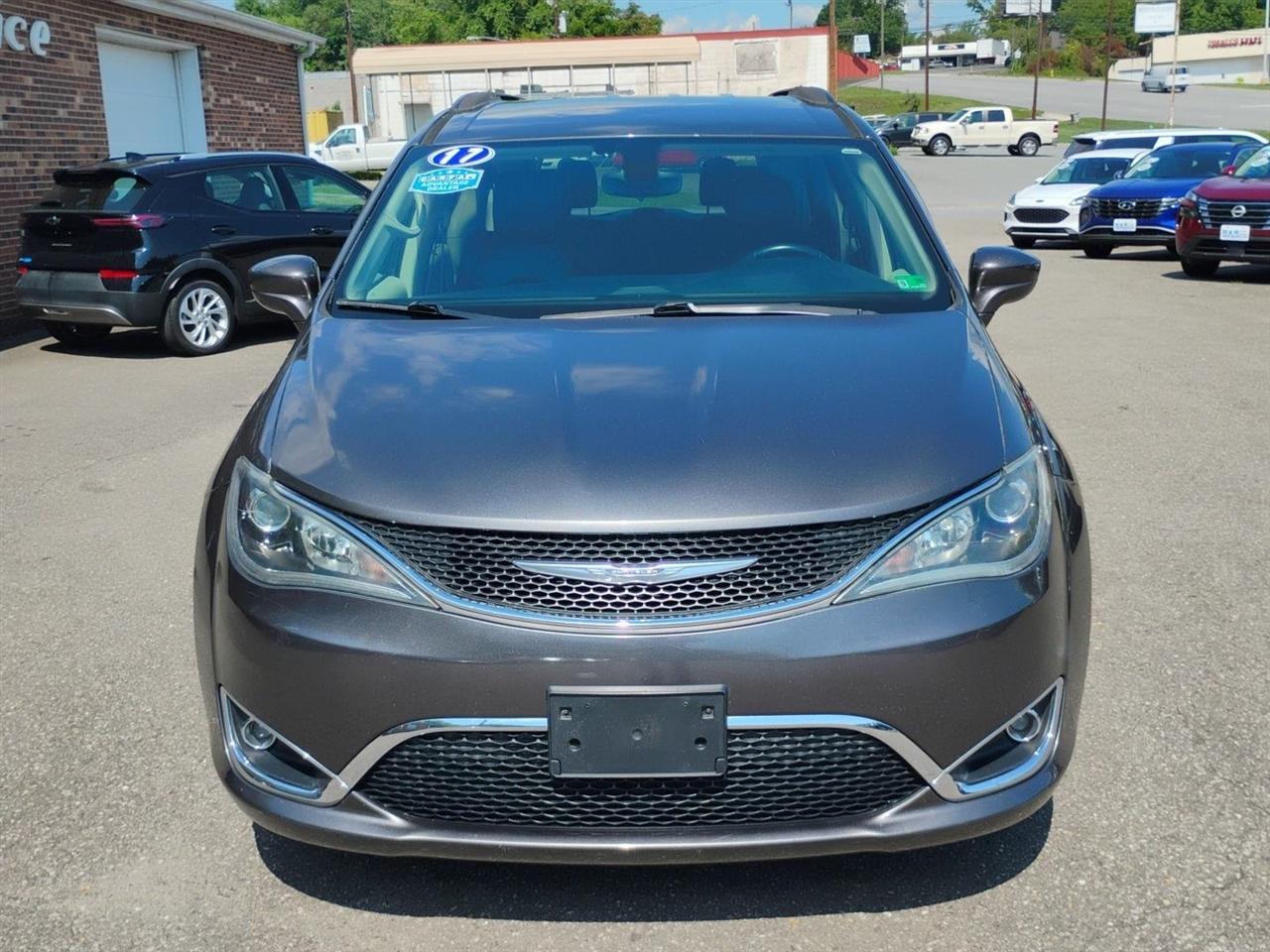 chrysler pacifica 2017 2C4RC1BGXHR570751 image chrysler pacifica 2017 2C4RC1BGXHR570751 image