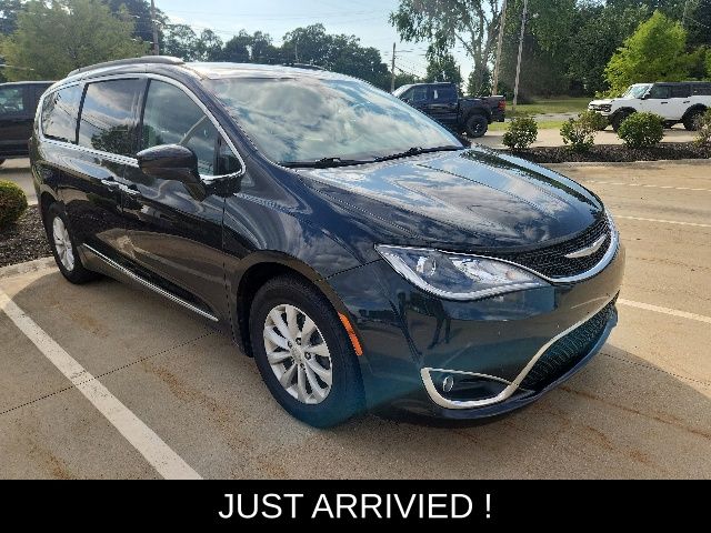 chrysler pacifica 2017 2C4RC1BG4HR599002 image chrysler pacifica 2017 2C4RC1BG4HR599002 image